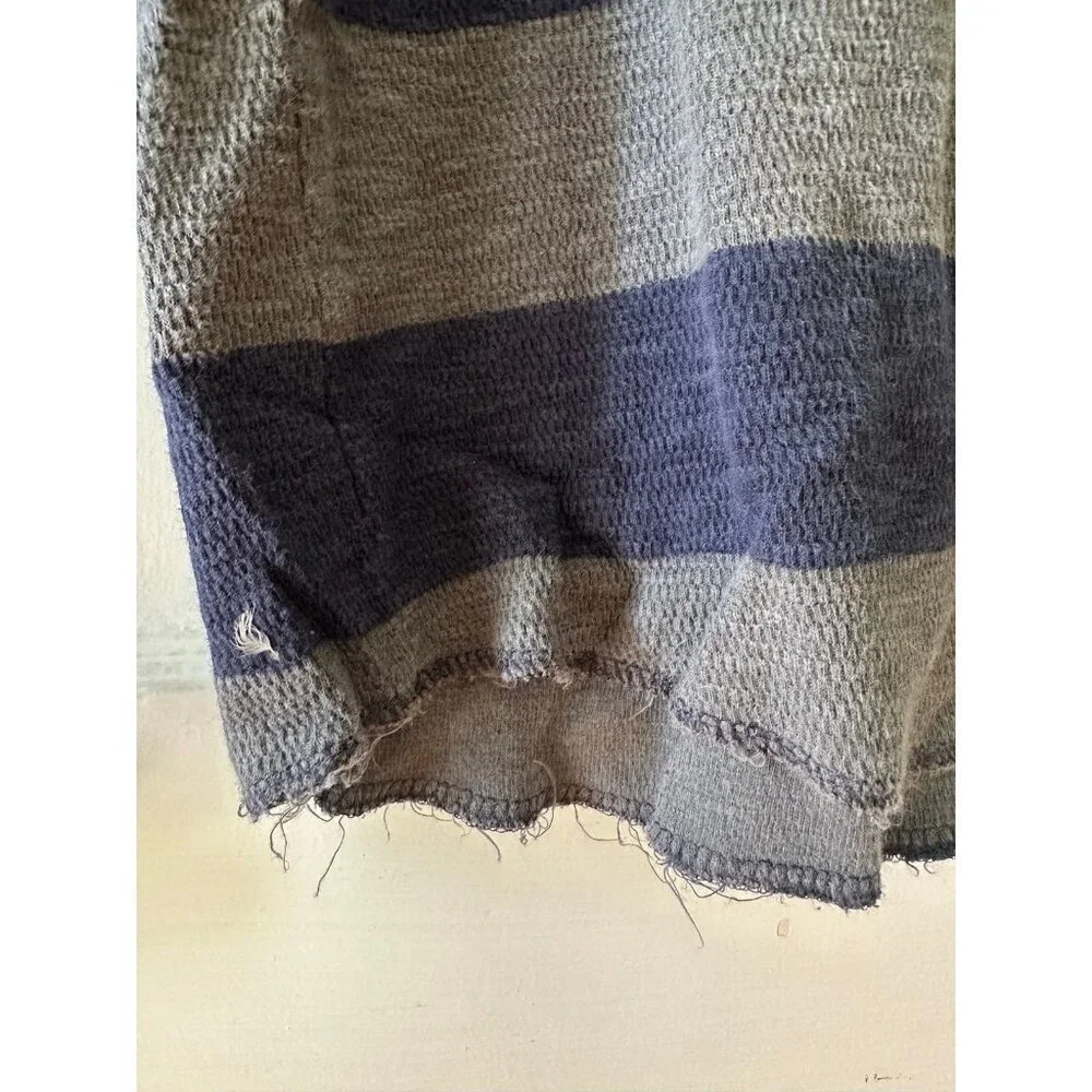 Gap kids youth size 2X – large striped shirt